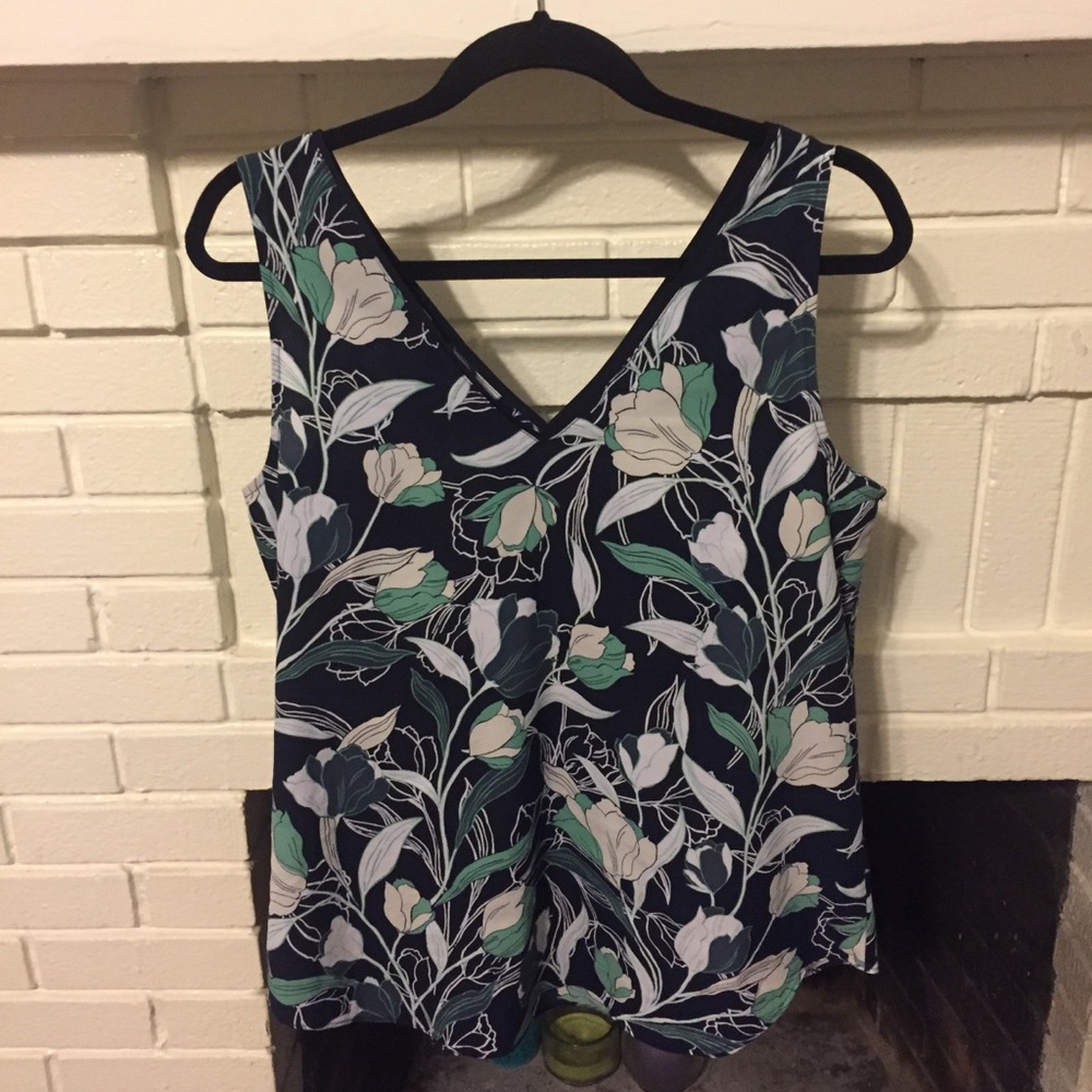 Banana Republic Patterned V-Neck